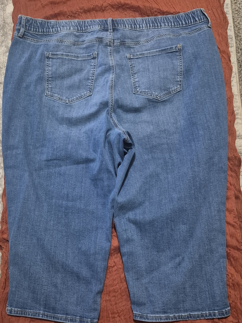 croft & barrow Classic Blue Denim Capris - Picture 4 of 5